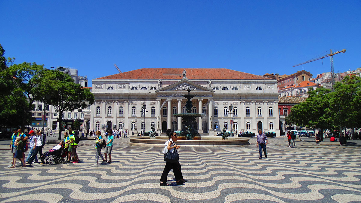 Площадь Росиу в Лиссабоне