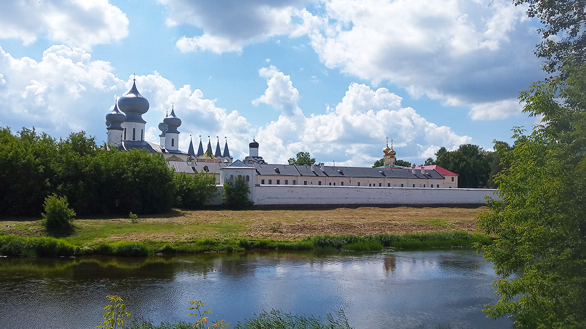 Богородичный Успенский мужской монастырь.