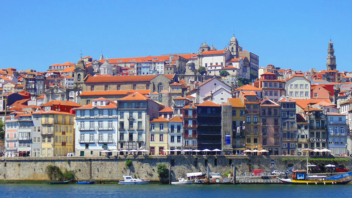 Порту город в Португалии.