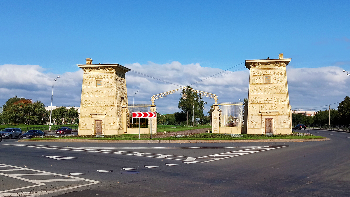 Египетские ворота в Пушкине.