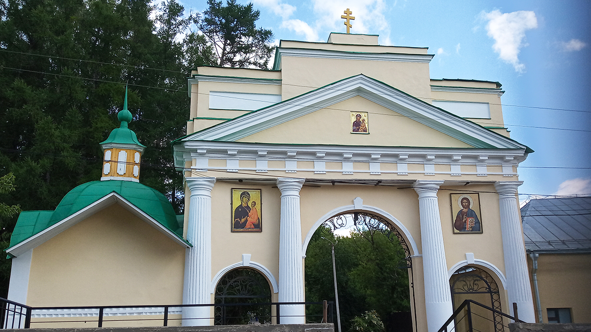 Мужской монастырь в Тихвине.