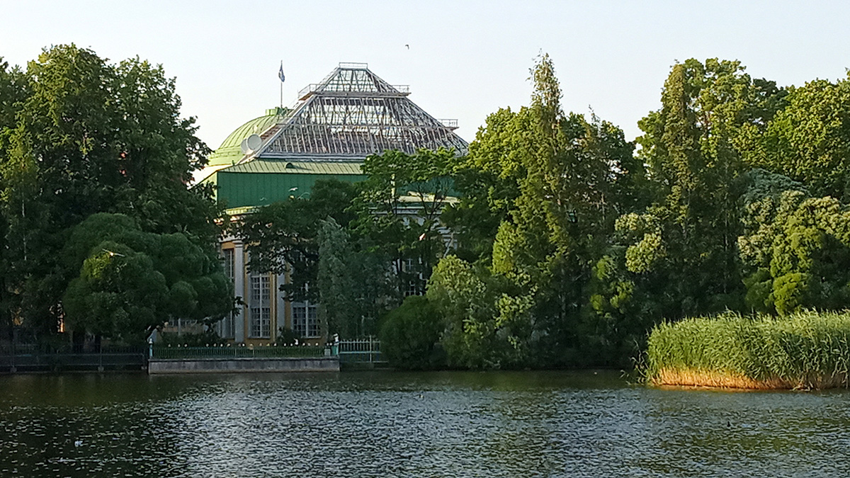Таврический дворец в Санкт-Петербурге.
