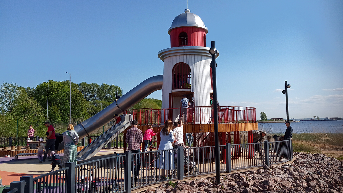 Детская площадка маяк в Кронштадте на Острове фортов.