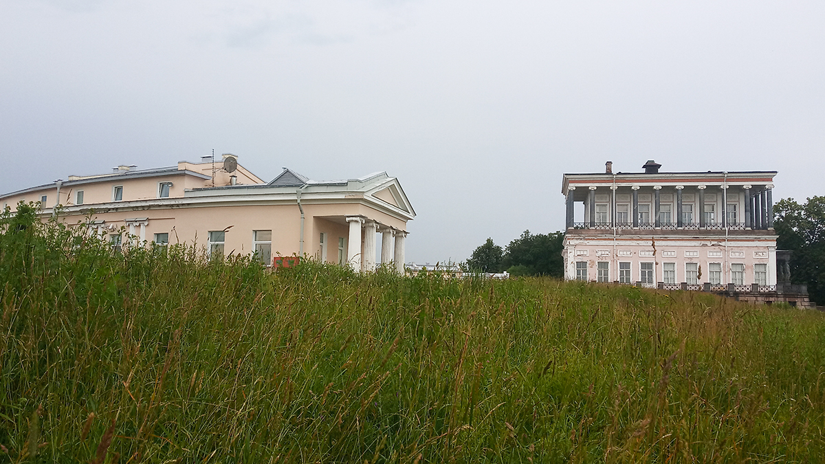 Дворец Бельведер в Луговом парке.