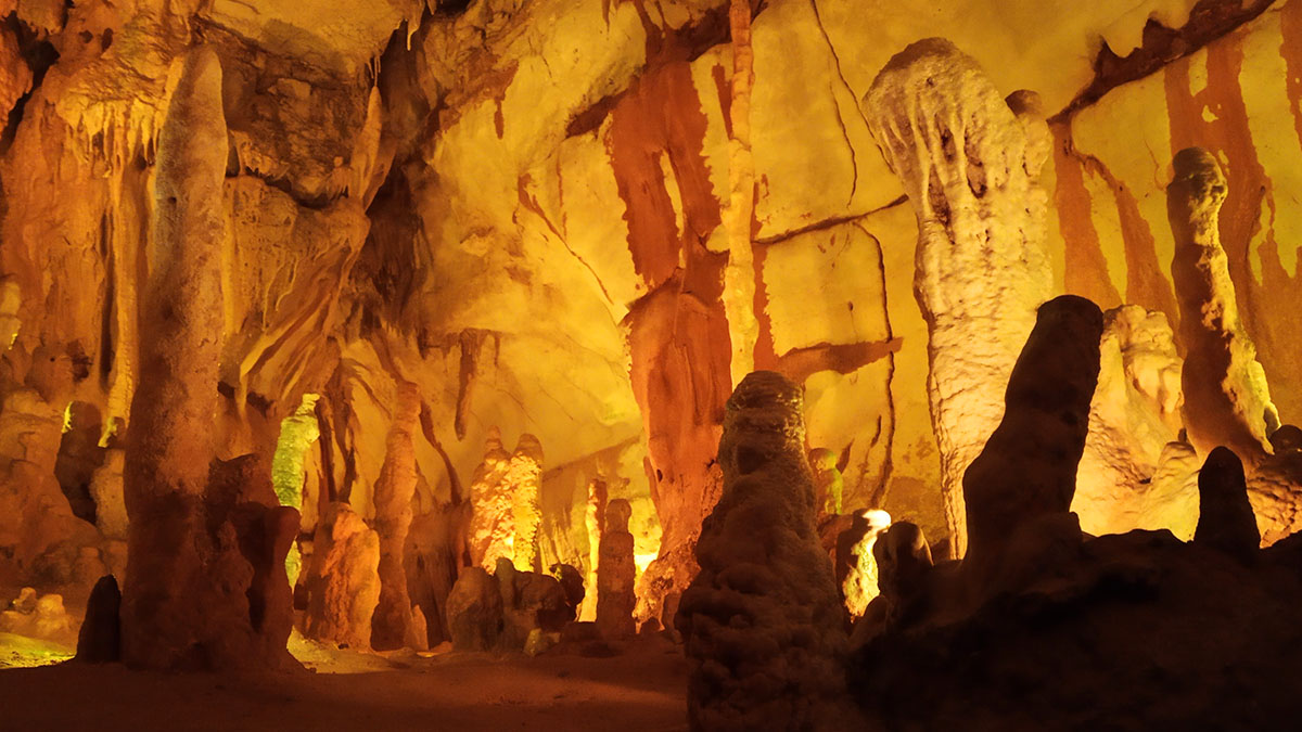 Пещера Grutas da Moeda Поптугалия